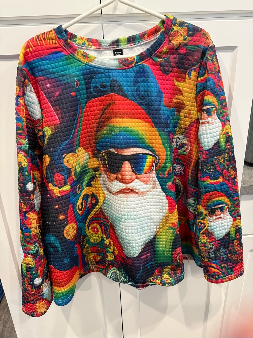 SHEIN Multicolor Rainbow Santa Quilted Kids Sweatshirt